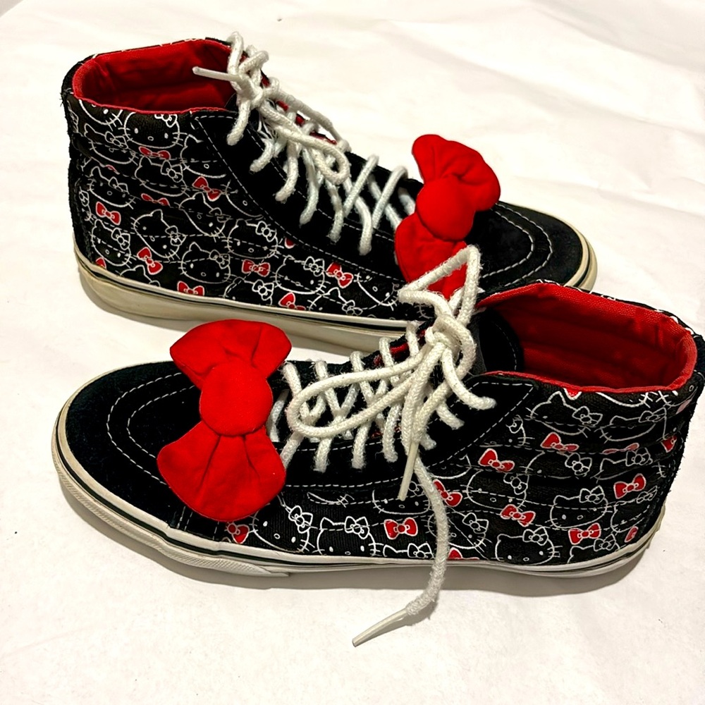 Hello Kitty Vans skater high tops women size 8